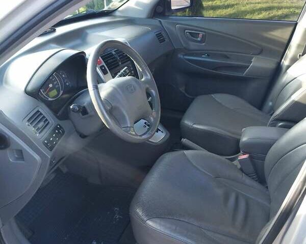 Хендай Туксон 2006 в Бродах на Automoto.ua Серый Хендай Туксон, объемом двигателя 1.98 л и пробегом 215 тыс. км за 6300 $, фото 9 на Automoto.ua