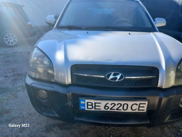 Хендай Туксон 2006 в Первомайск на Automoto.ua Серый Хендай Туксон, объемом двигателя 2 л и пробегом 234 тыс. км за 8500 $, фото 5 на Automoto.ua