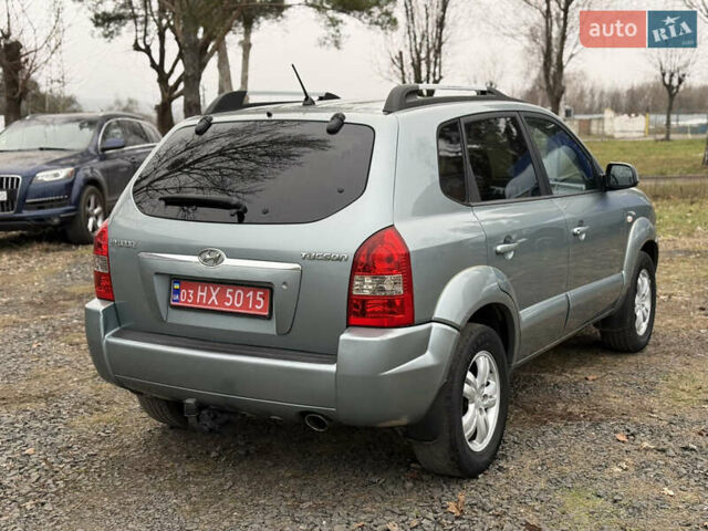 Серый Хендай Туксон, объемом двигателя 2 л и пробегом 231 тыс. км за 6999 $, фото 13 на Automoto.ua