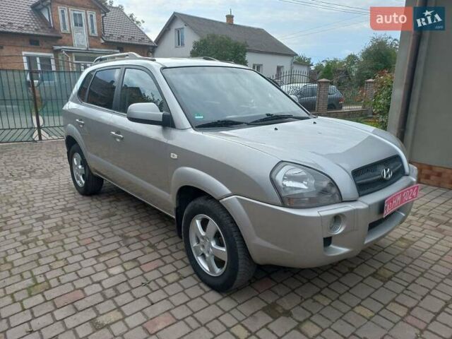 Серый Хендай Туксон, объемом двигателя 2 л и пробегом 224 тыс. км за 6900 $, фото 5 на Automoto.ua