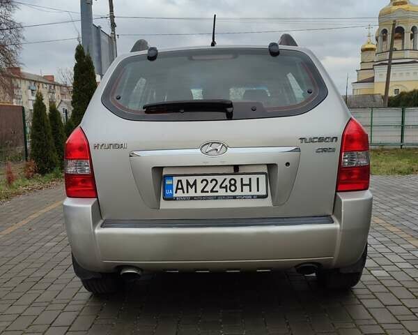 Серый Хендай Туксон, объемом двигателя 1.99 л и пробегом 178 тыс. км за 6700 $, фото 8 на Automoto.ua