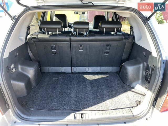 Серый Хендай Туксон, объемом двигателя 2 л и пробегом 140 тыс. км за 8100 $, фото 14 на Automoto.ua