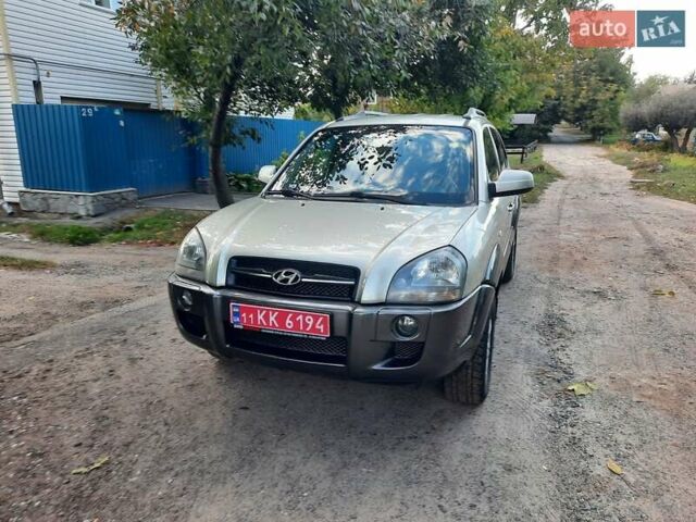 Сірий Хендай Туксон, об'ємом двигуна 2 л та пробігом 197 тис. км за 7800 $, фото 27 на Automoto.ua