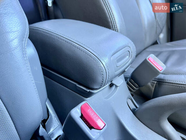 Сірий Хендай Туксон, об'ємом двигуна 2 л та пробігом 215 тис. км за 7350 $, фото 51 на Automoto.ua