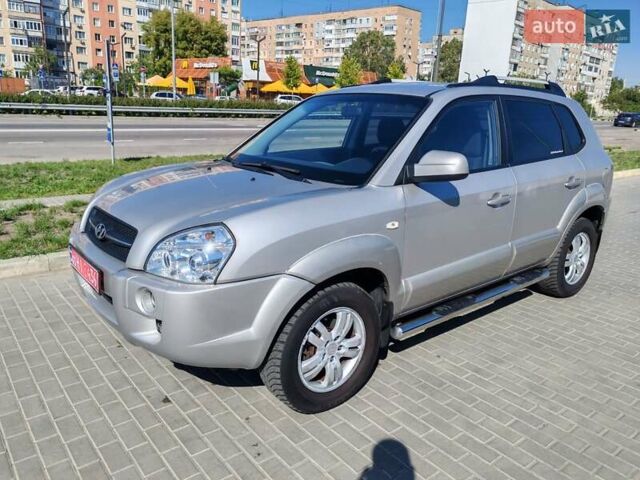 Сірий Хендай Туксон, об'ємом двигуна 2 л та пробігом 191 тис. км за 6500 $, фото 7 на Automoto.ua