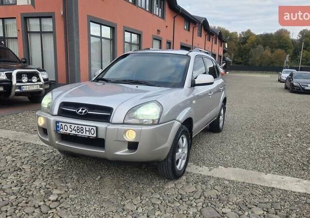 Хендай Туксон 2006 в Тячеве на Automoto.ua Серый Хендай Туксон, объемом двигателя 1.98 л и пробегом 192 тыс. км за 6950 $, фото 7 на Automoto.ua