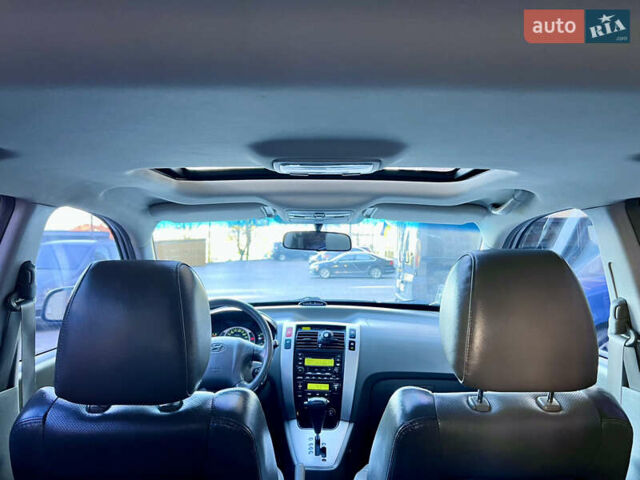 Сірий Хендай Туксон, об'ємом двигуна 2 л та пробігом 215 тис. км за 7350 $, фото 67 на Automoto.ua