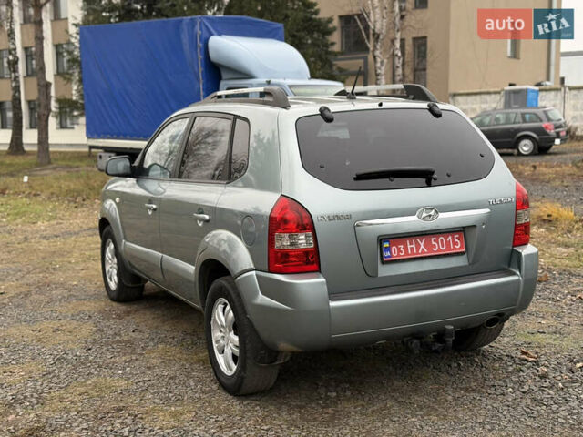 Серый Хендай Туксон, объемом двигателя 2 л и пробегом 231 тыс. км за 6999 $, фото 12 на Automoto.ua