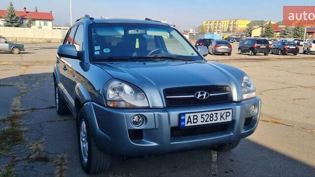 Сірий Хендай Туксон, об'ємом двигуна 1.99 л та пробігом 190 тис. км за 9600 $, фото 14 на Automoto.ua