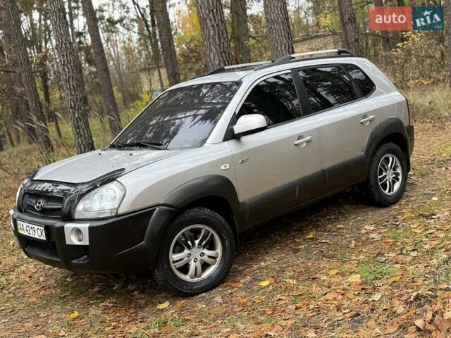 Хендай Туксон 2006 в Киеве на Automoto.ua Серый Хендай Туксон, объемом двигателя 1.98 л и пробегом 198 тыс. км за 7100 $, фото 8 на Automoto.ua