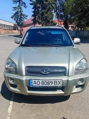 Сірий Хендай Туксон, об'ємом двигуна 2 л та пробігом 297 тис. км за 7300 $, фото 11 на Automoto.ua