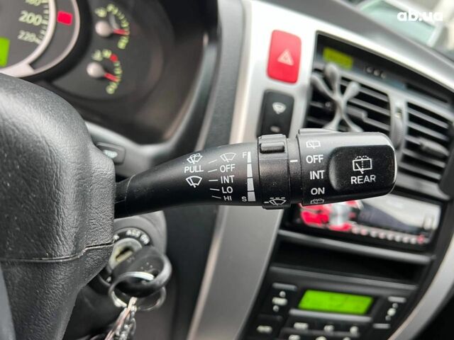 Сірий Хендай Туксон, об'ємом двигуна 2 л та пробігом 263 тис. км за 7440 $, фото 22 на Automoto.ua