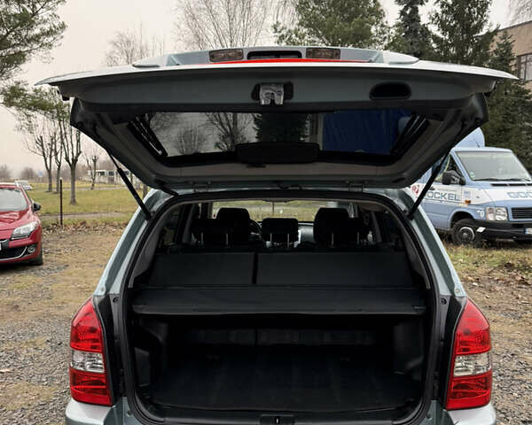 Серый Хендай Туксон, объемом двигателя 2 л и пробегом 231 тыс. км за 6999 $, фото 22 на Automoto.ua