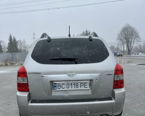 Сірий Хендай Туксон, об'ємом двигуна 1.99 л та пробігом 252 тис. км за 6700 $, фото 11 на Automoto.ua