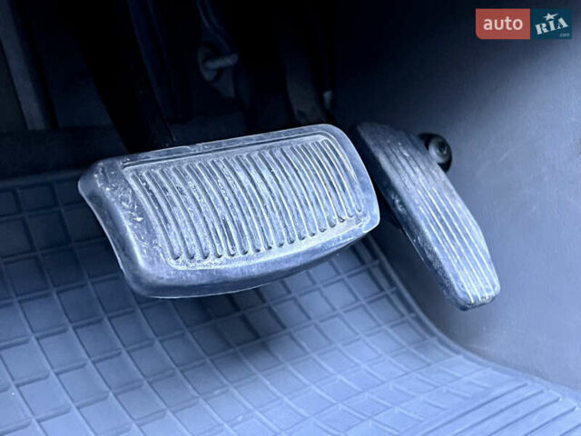 Сірий Хендай Туксон, об'ємом двигуна 2 л та пробігом 215 тис. км за 7350 $, фото 33 на Automoto.ua