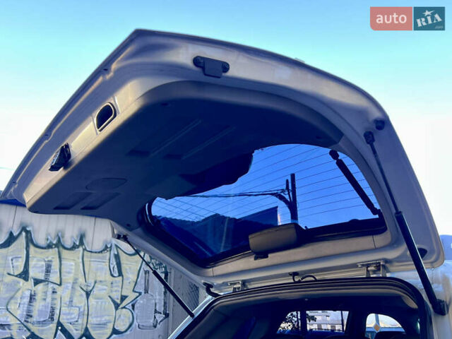 Сірий Хендай Туксон, об'ємом двигуна 2 л та пробігом 215 тис. км за 7350 $, фото 73 на Automoto.ua