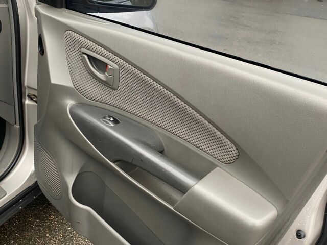 Серый Хендай Туксон, объемом двигателя 2 л и пробегом 189 тыс. км за 6700 $, фото 13 на Automoto.ua