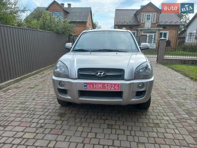 Серый Хендай Туксон, объемом двигателя 2 л и пробегом 224 тыс. км за 6900 $, фото 8 на Automoto.ua