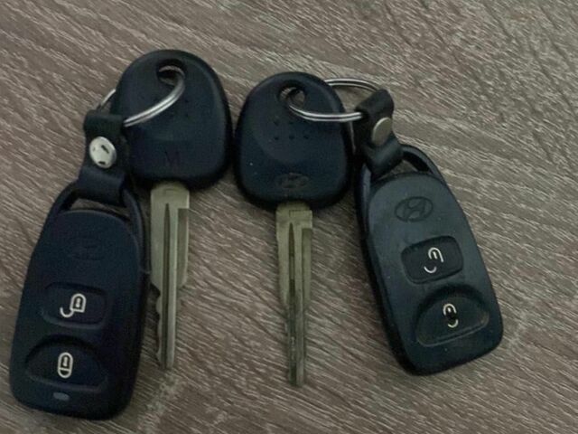 Серый Хендай Туксон, объемом двигателя 2 л и пробегом 189 тыс. км за 6700 $, фото 15 на Automoto.ua