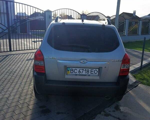 Хендай Туксон 2006 в Бродах на Automoto.ua Серый Хендай Туксон, объемом двигателя 1.98 л и пробегом 215 тыс. км за 6300 $, фото 13 на Automoto.ua