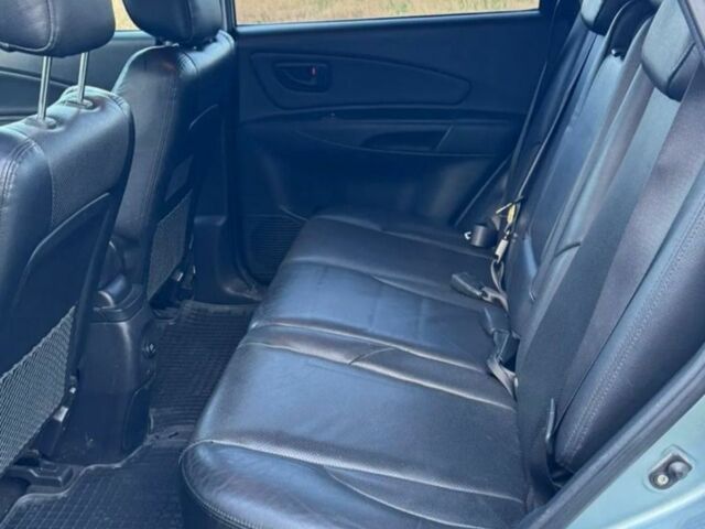 Хендай Туксон 2006 у Фастове на Automoto.ua Сірий Хендай Туксон, об'ємом двигуна 1.9 л та пробігом 311 тис. км за 2000 $, фото 5 на Automoto.ua