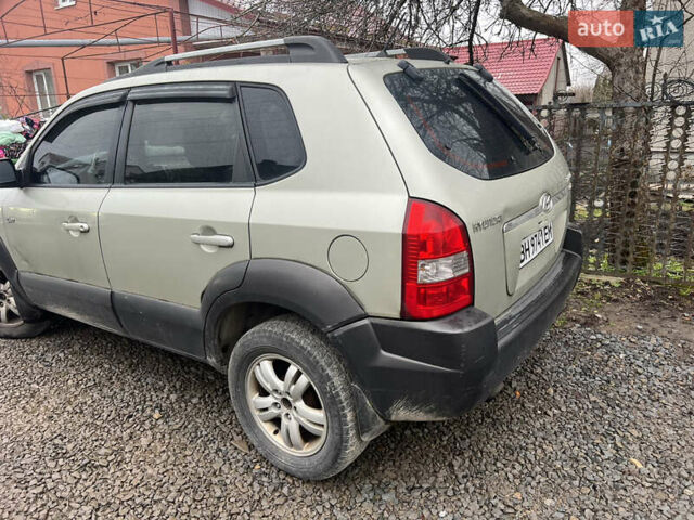 Серый Хендай Туксон, объемом двигателя 2 л и пробегом 270 тыс. км за 4300 $, фото 4 на Automoto.ua