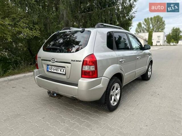 Сірий Хендай Туксон, об'ємом двигуна 1.98 л та пробігом 252 тис. км за 7200 $, фото 5 на Automoto.ua