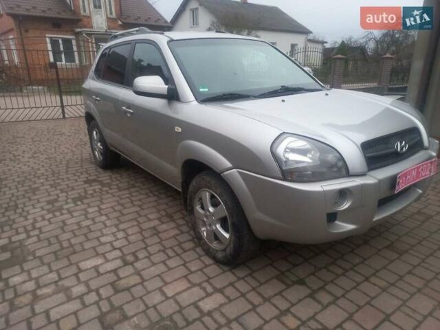 Серый Хендай Туксон, объемом двигателя 2 л и пробегом 226 тыс. км за 6200 $, фото 6 на Automoto.ua