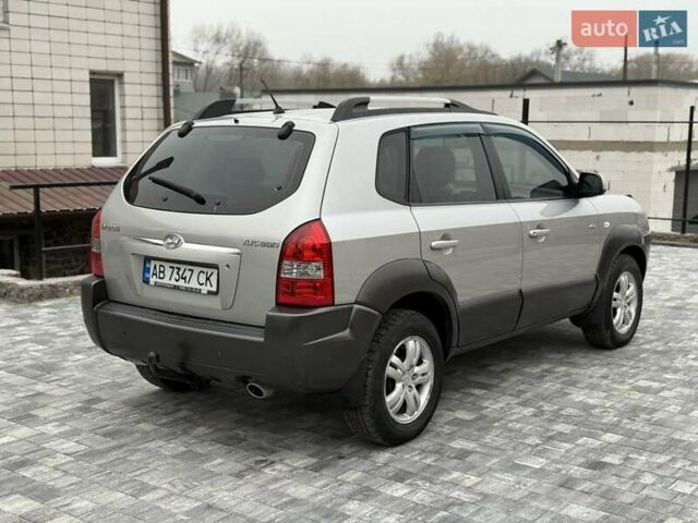 Серый Хендай Туксон, объемом двигателя 1.98 л и пробегом 252 тыс. км за 6950 $, фото 7 на Automoto.ua