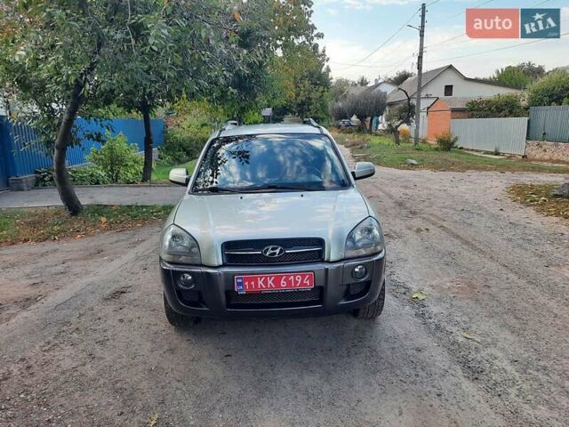 Сірий Хендай Туксон, об'ємом двигуна 2 л та пробігом 197 тис. км за 7800 $, фото 30 на Automoto.ua