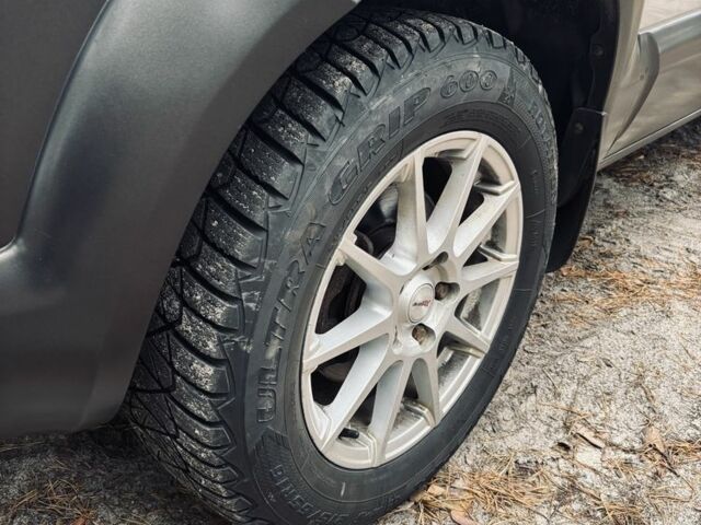 Хендай Туксон 2006 в Харькове на Automoto.ua Серый Хендай Туксон, объемом двигателя 2 л и пробегом 186 тыс. км за 8000 $, фото 17 на Automoto.ua