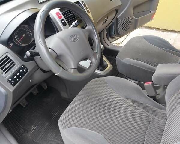 Сірий Хендай Туксон, об'ємом двигуна 1.99 л та пробігом 223 тис. км за 7500 $, фото 14 на Automoto.ua