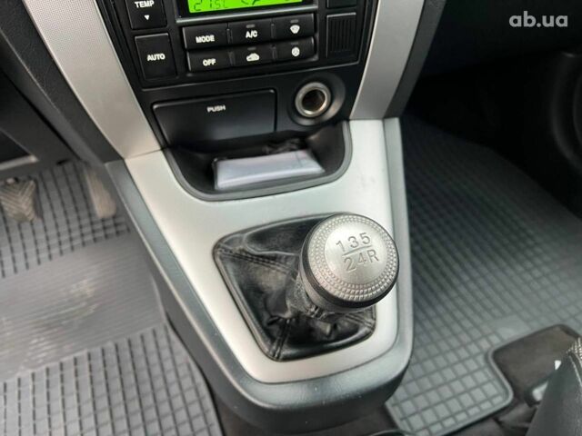 Сірий Хендай Туксон, об'ємом двигуна 2 л та пробігом 263 тис. км за 7440 $, фото 27 на Automoto.ua