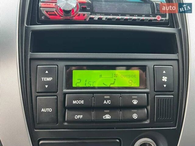 Серый Хендай Туксон, объемом двигателя 2 л и пробегом 263 тыс. км за 7440 $, фото 26 на Automoto.ua