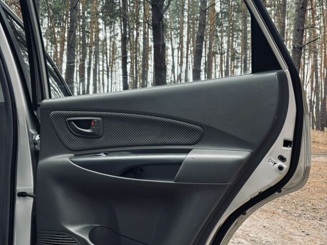 Хендай Туксон 2006 в Харькове на Automoto.ua Серый Хендай Туксон, объемом двигателя 2 л и пробегом 186 тыс. км за 8000 $, фото 22 на Automoto.ua