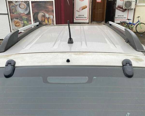 Серый Хендай Туксон, объемом двигателя 1.98 л и пробегом 252 тыс. км за 6199 $, фото 10 на Automoto.ua