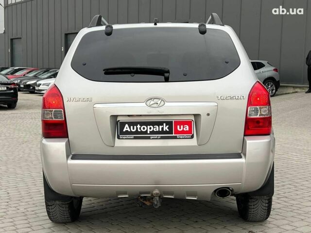 Сірий Хендай Туксон, об'ємом двигуна 2 л та пробігом 263 тис. км за 7440 $, фото 5 на Automoto.ua