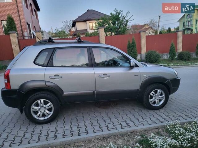 Серый Хендай Туксон, объемом двигателя 2 л и пробегом 257 тыс. км за 7800 $, фото 28 на Automoto.ua
