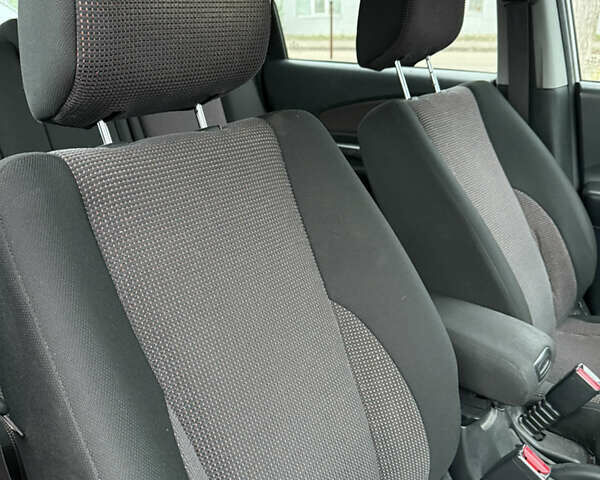 Сірий Хендай Туксон, об'ємом двигуна 2 л та пробігом 193 тис. км за 5999 $, фото 13 на Automoto.ua