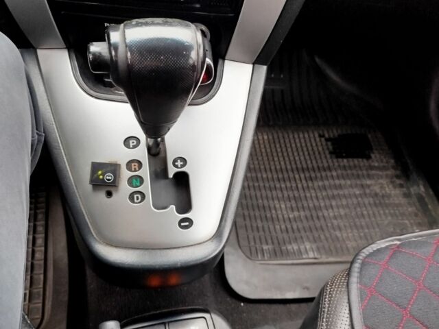 Хендай Туксон 2006 в Носовке на Automoto.ua Серый Хендай Туксон, объемом двигателя 2.7 л и пробегом 211 тыс. км за 7500 $, фото 5 на Automoto.ua