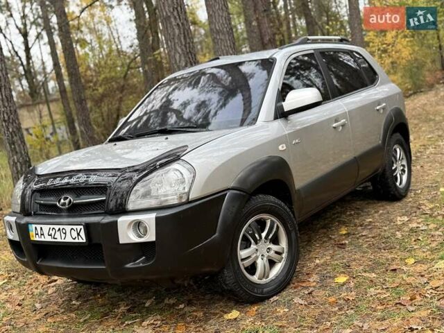 Хендай Туксон 2006 в Киеве на Automoto.ua Серый Хендай Туксон, объемом двигателя 1.98 л и пробегом 198 тыс. км за 7100 $, фото 4 на Automoto.ua