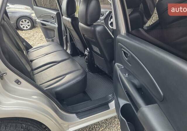 Хендай Туксон 2006 в Тячеве на Automoto.ua Серый Хендай Туксон, объемом двигателя 1.98 л и пробегом 192 тыс. км за 6950 $, фото 13 на Automoto.ua