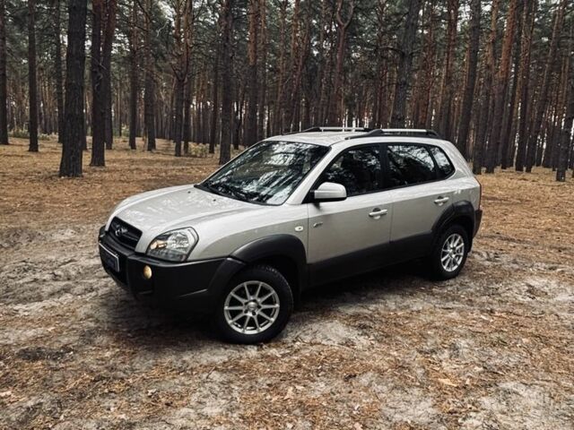Хендай Туксон 2006 в Харькове на Automoto.ua Серый Хендай Туксон, объемом двигателя 2 л и пробегом 186 тыс. км за 8000 $, фото 5 на Automoto.ua