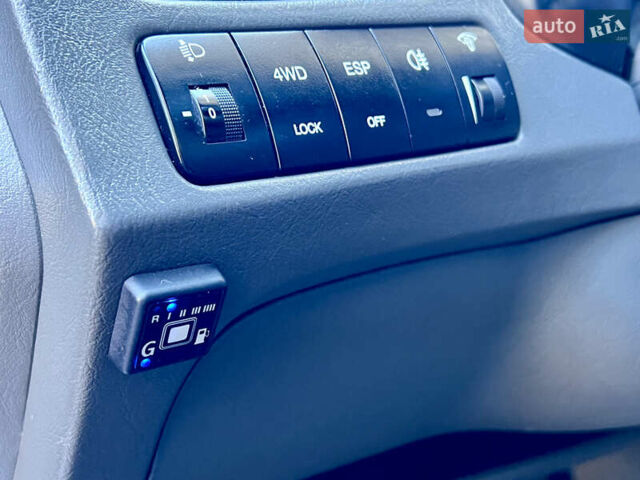 Сірий Хендай Туксон, об'ємом двигуна 2 л та пробігом 215 тис. км за 7350 $, фото 31 на Automoto.ua
