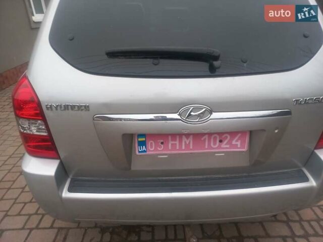 Серый Хендай Туксон, объемом двигателя 2 л и пробегом 226 тыс. км за 6200 $, фото 9 на Automoto.ua