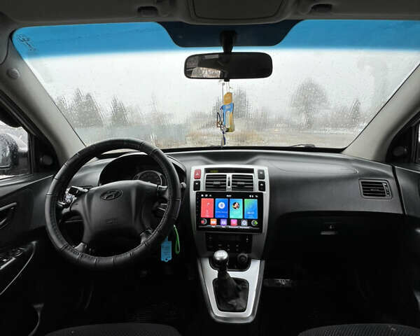 Сірий Хендай Туксон, об'ємом двигуна 1.99 л та пробігом 252 тис. км за 6700 $, фото 35 на Automoto.ua