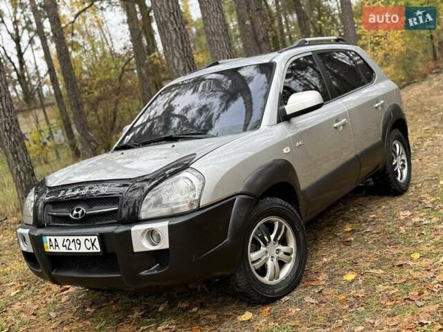 Хендай Туксон 2006 в Киеве на Automoto.ua Серый Хендай Туксон, объемом двигателя 1.98 л и пробегом 198 тыс. км за 7100 $, фото 3 на Automoto.ua