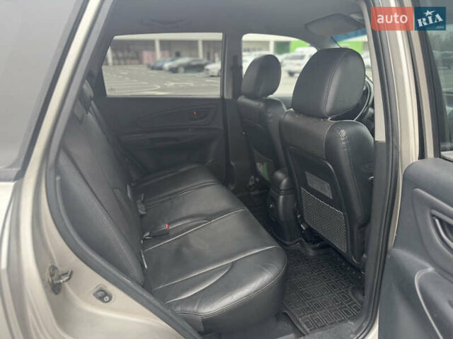 Серый Хендай Туксон, объемом двигателя 1.98 л и пробегом 175 тыс. км за 7800 $, фото 12 на Automoto.ua