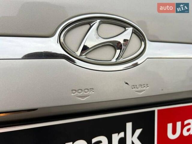 Серый Хендай Туксон, объемом двигателя 2 л и пробегом 263 тыс. км за 7440 $, фото 34 на Automoto.ua
