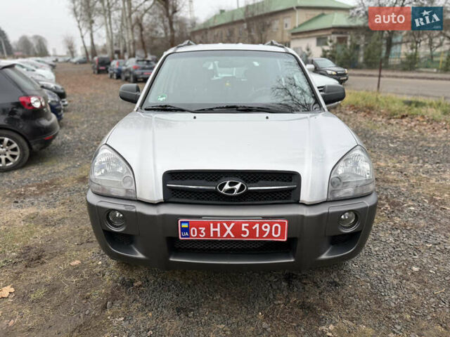 Сірий Хендай Туксон, об'ємом двигуна 2 л та пробігом 193 тис. км за 5999 $, фото 1 на Automoto.ua